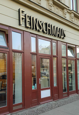 Verkauf des Leipziger Stadtimker Bienenhonig im Café Feinschmaus
